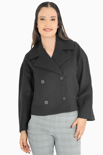 Abrigo corto con cruce y bolsillos