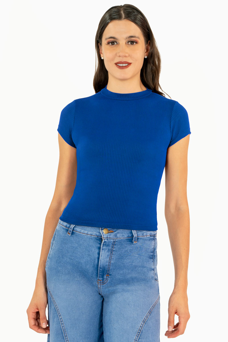 Playera de manga corta y cuello alto con textura