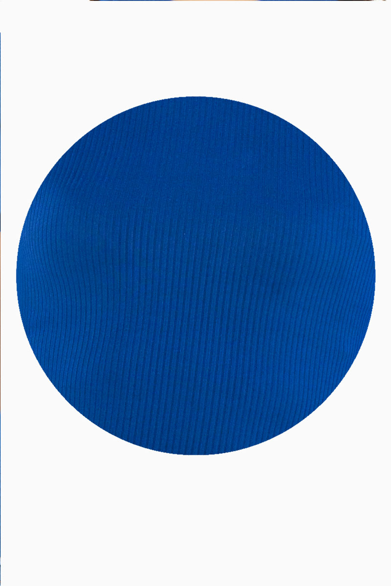 Playera de manga corta y cuello alto con textura