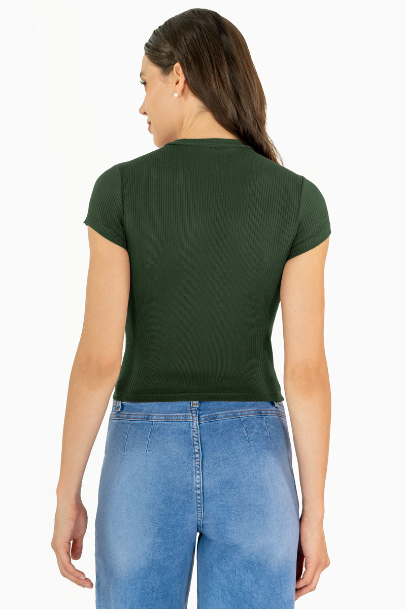 Playera de manga corta y cuello alto con textura
