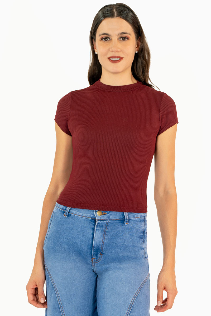 Playera de manga corta y cuello alto con textura