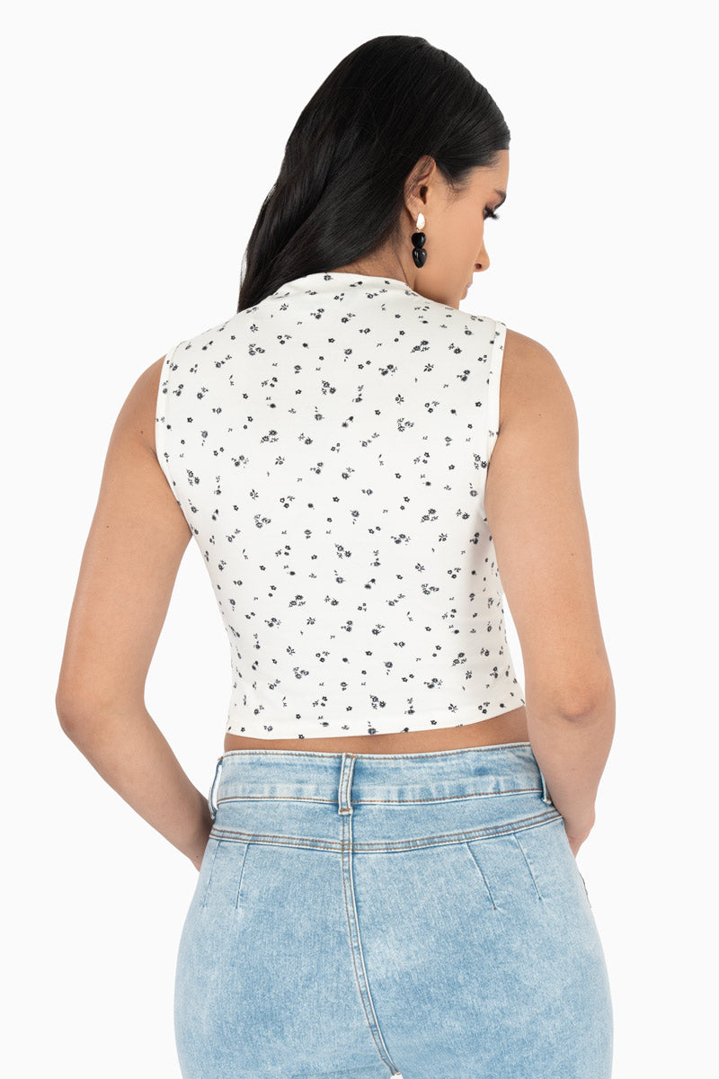 Playera estampada sin mangas y cuello alto