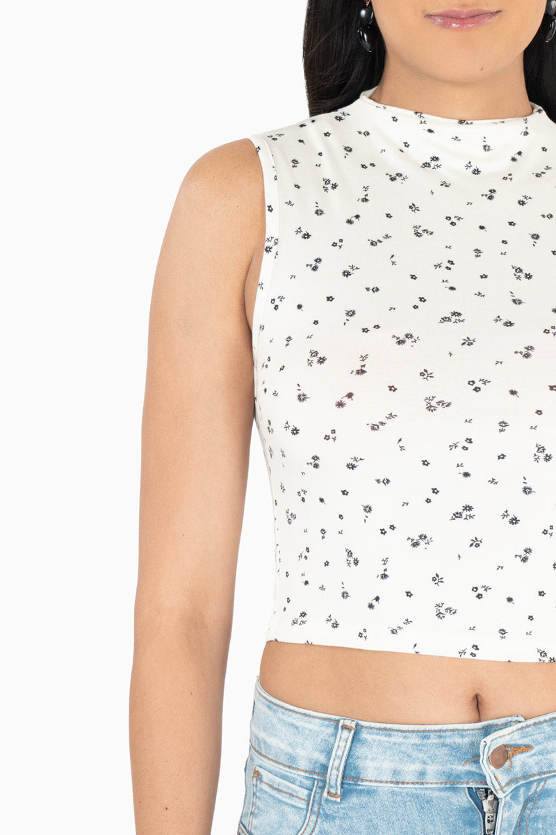 Playera estampada sin mangas y cuello alto