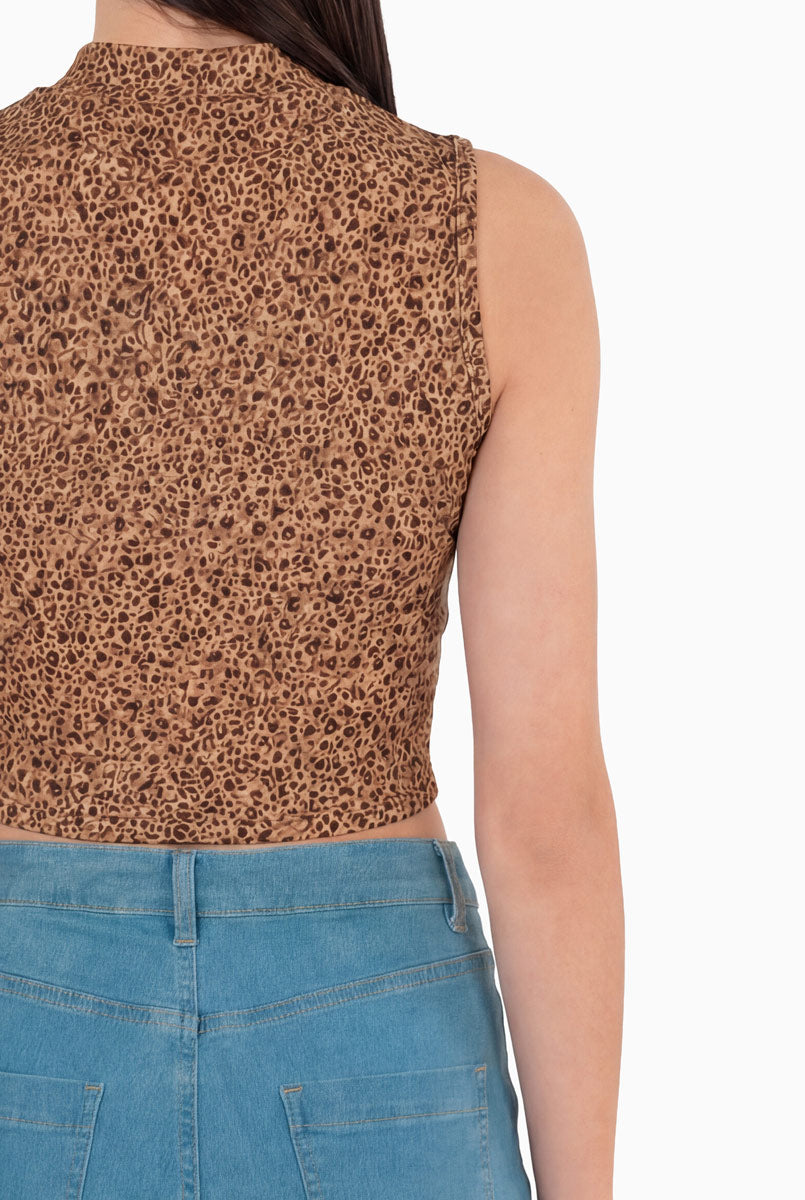 Playera cuello alto sin mangas