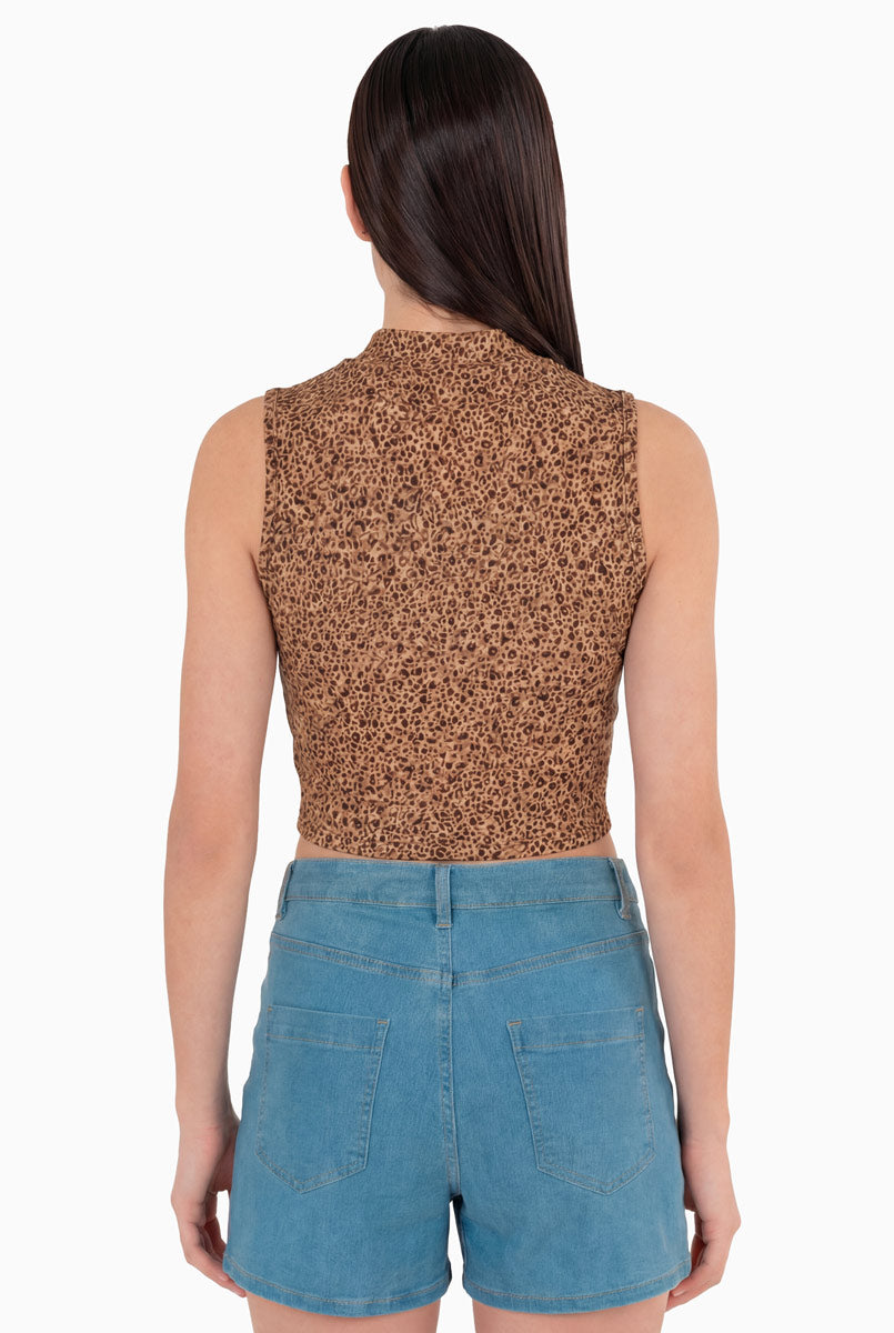 Playera cuello alto sin mangas