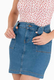 Falda de mezclilla con bolsas