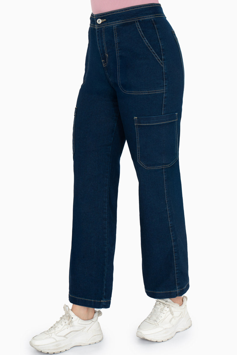 Jeans pierna ancha y bolsas cargo