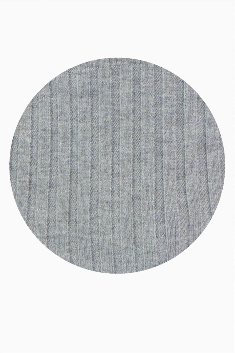 Suéter básico ligero con cuello camisero