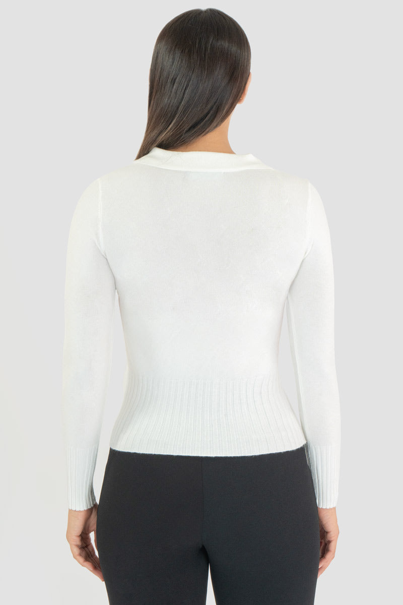 Suéter básico ligero con cuello camisero