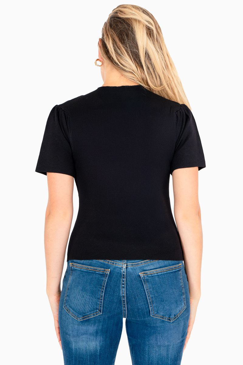 Blusa tejida con pedrería y manga corta