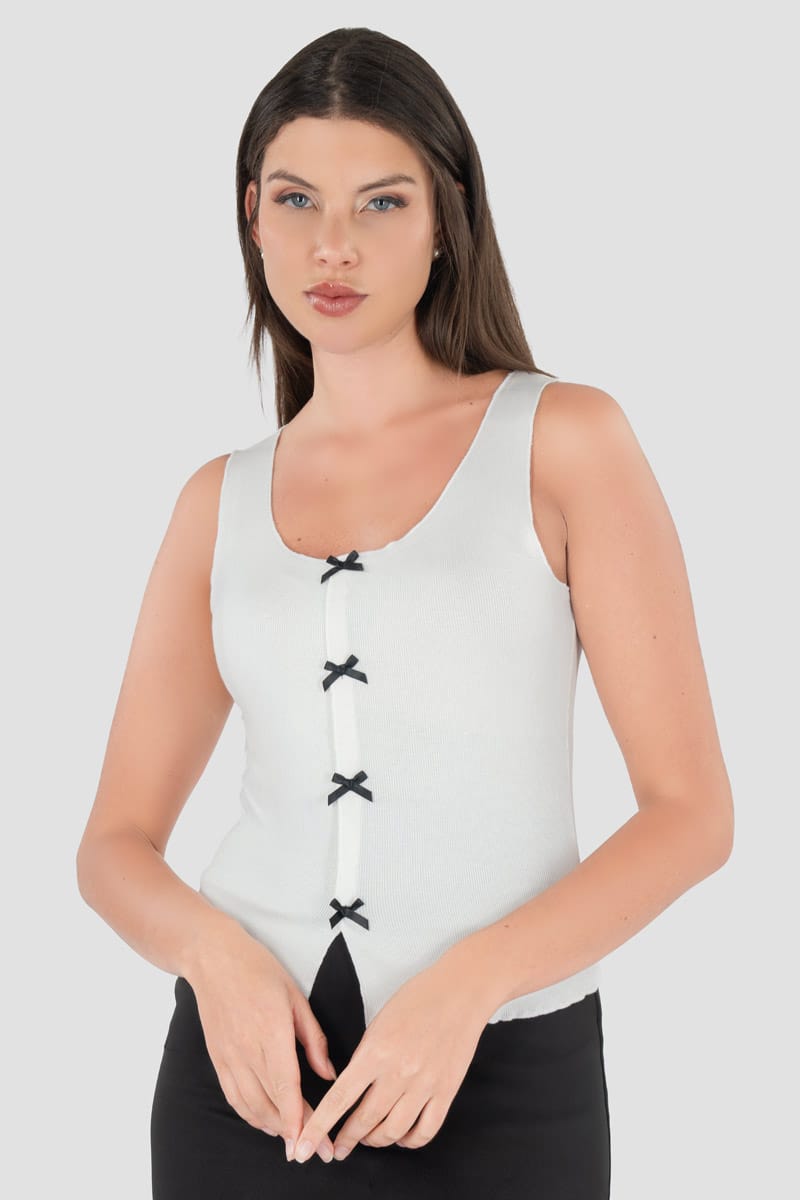 Playera sin manga con moños