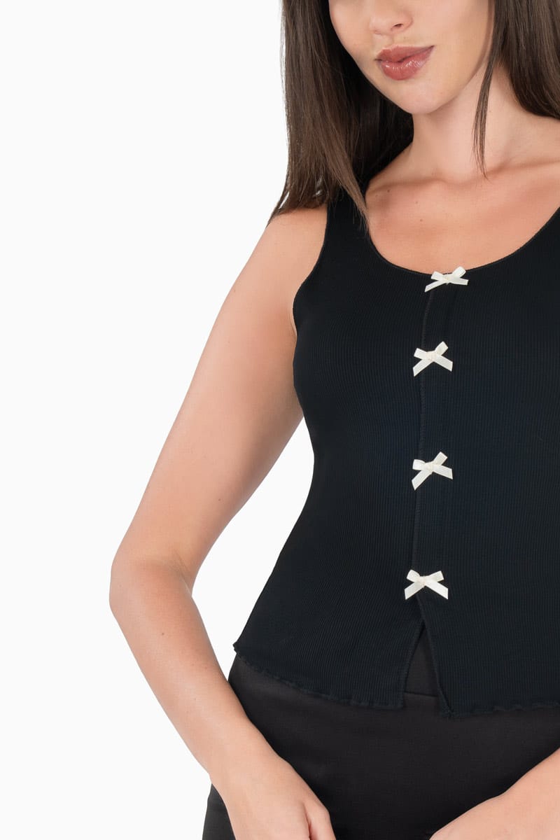 Playera sin manga con moños