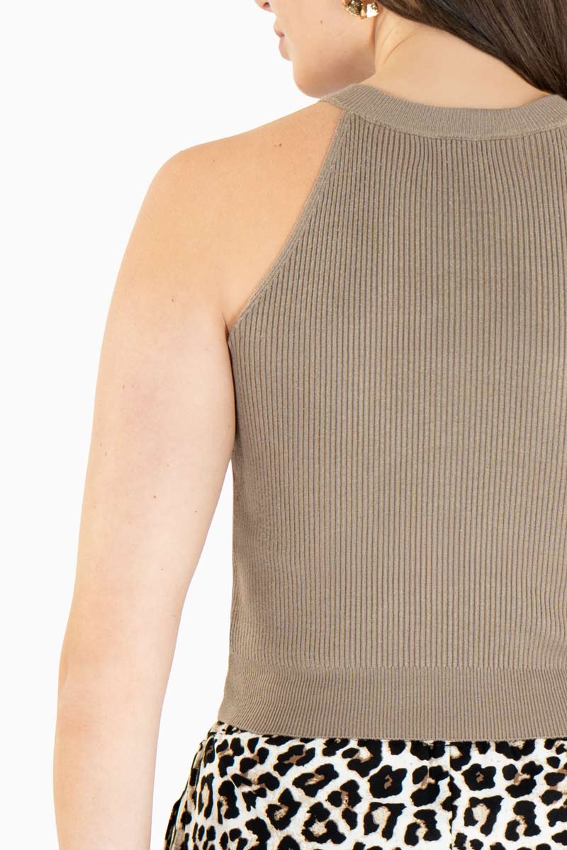 Blusa tejida con textura y sin manga