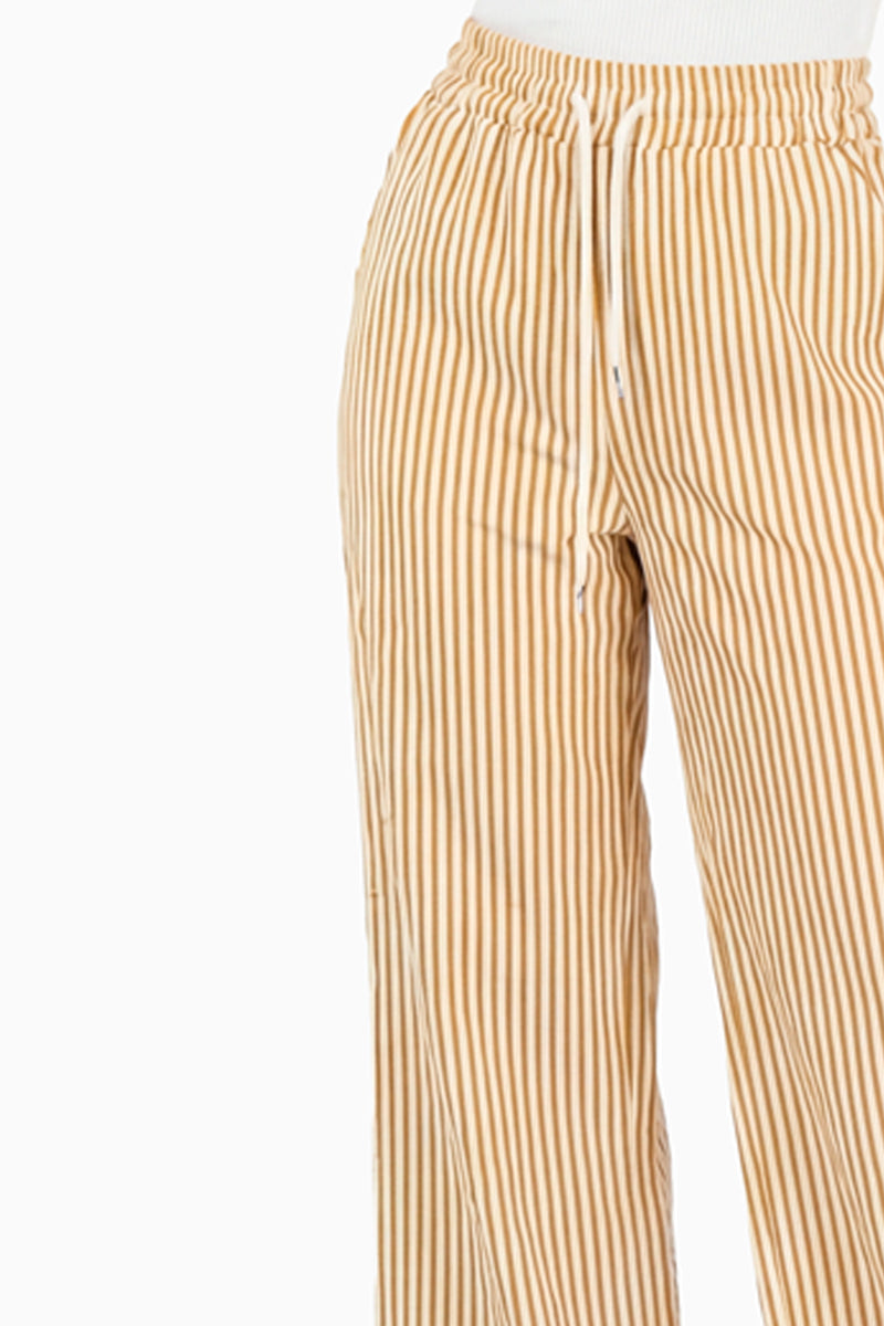 Pantalón ancho de rayas y bolsas