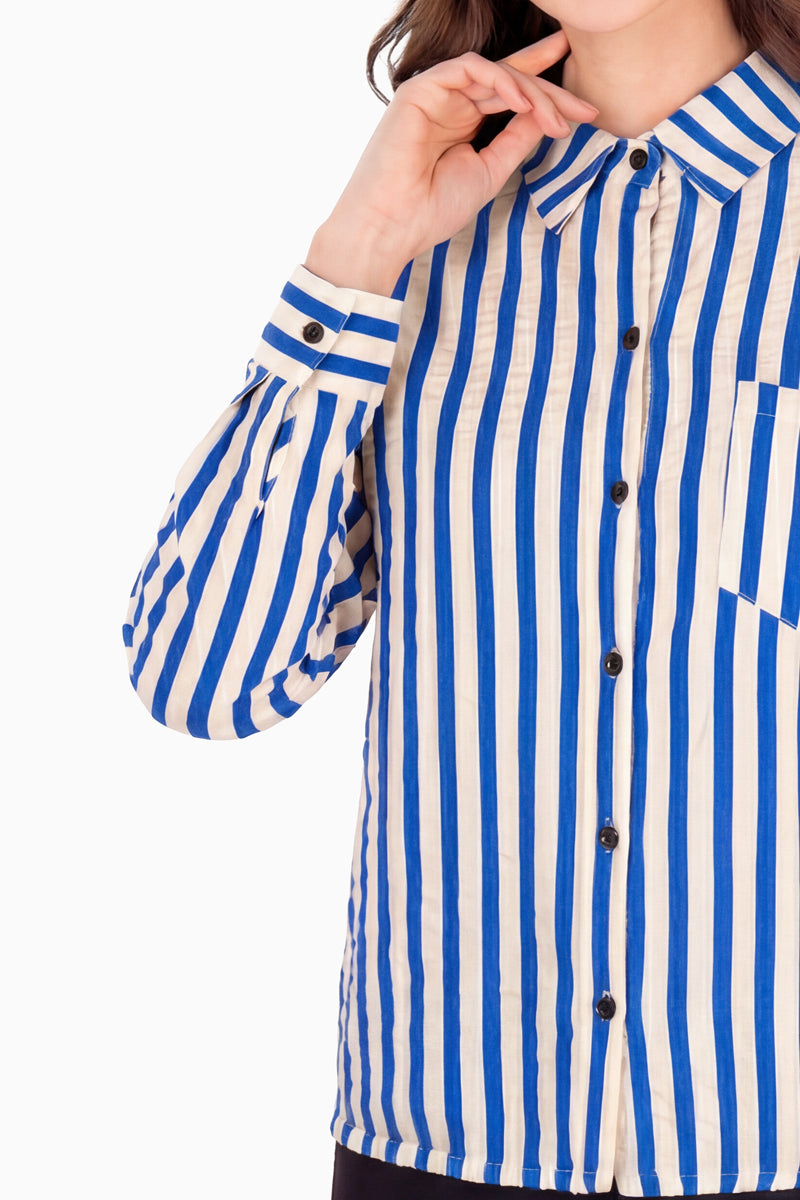 Camisa de rayas con bolsa