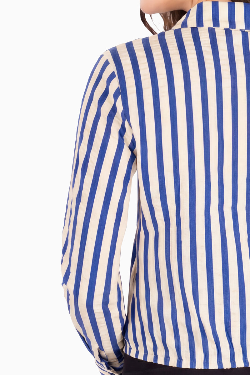 Camisa de rayas con bolsa