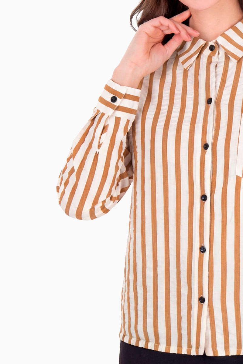 Camisa de rayas con bolsa