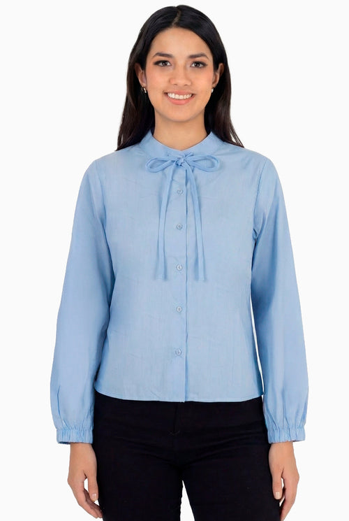 Camisa con detalle de moño en cuello