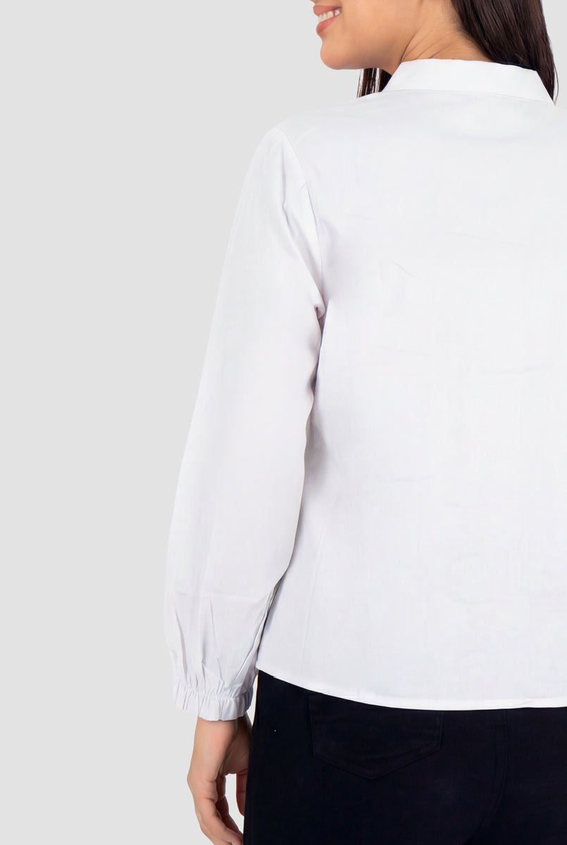 Camisa con detalle de moño en cuello