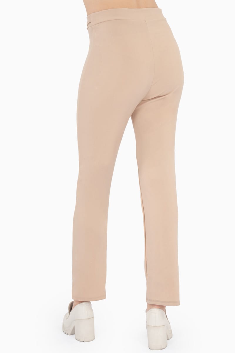 Pantalón tiro alto con hebilla